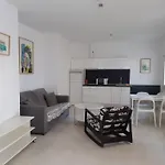 Cosy Flat / Literally At The Foot Of Alhambra