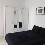 Cosy Flat / Literally At The Foot Of Alhambra