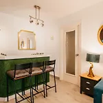 Tuguest Maria Luisa Apartment - Free Parking