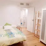 Apartamento Centrico En Granada Con Garaje Gratis.