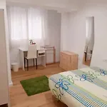 Apartamento Centrico En Granada Con Garaje Gratis.