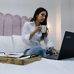 4U Suites