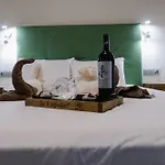 4U Suites