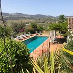 Traditional Farmhouse; Large Pool,Gardens & Views.