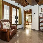 Apartamentos En Pleno Centro, Aljibe Rodrigo Del Campo 1C