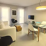 Apartamentos Caballerizas Granada Con Parking Gratuito En Pleno Centro