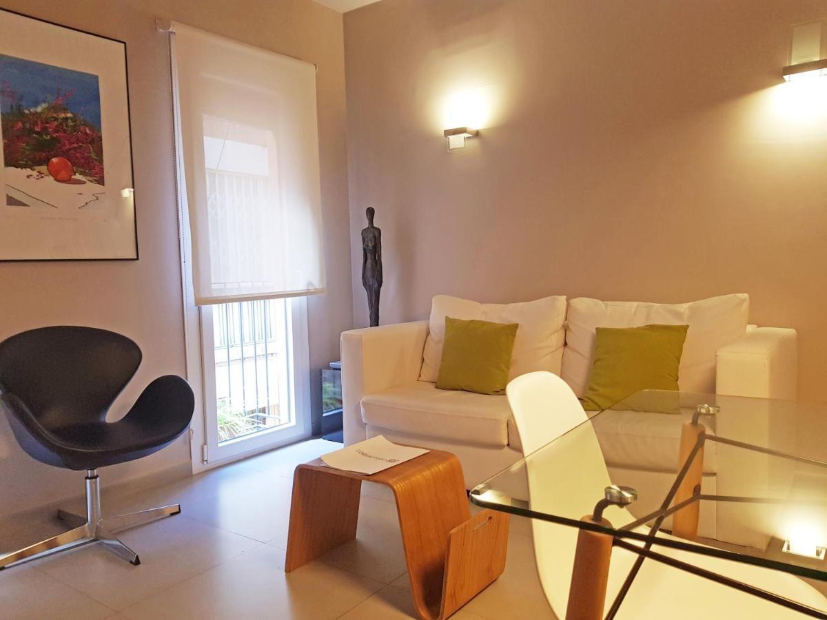 Apartamentos Caballerizas Granada Con Parking Gratuito En Pleno Centro Apartment Granada