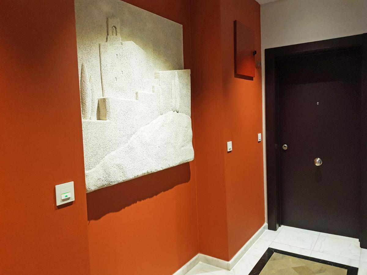Apartamentos Caballerizas Granada Con Parking Gratuito En Pleno Centro Granada