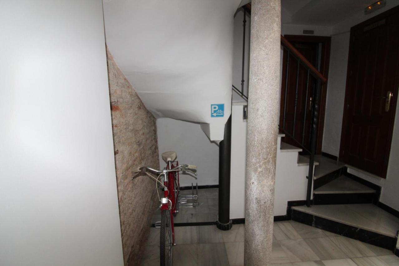 Expoholidays - Centro Con Parking Calle Elvira Apartment
