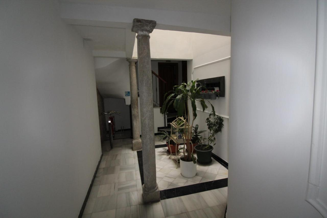 Expoholidays - Centro Con Parking Calle Elvira Apartment *
