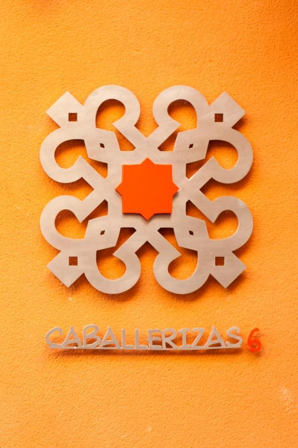 Apartamentos Caballerizas Granada Con Parking Gratuito En Pleno Centro Apartment Granada