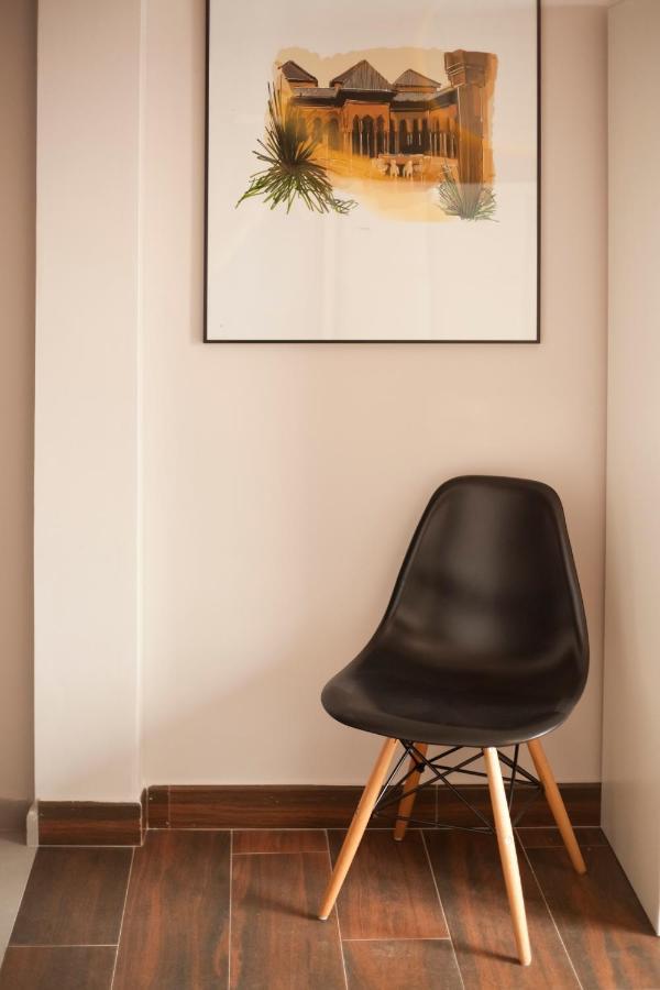 Apartamentos Caballerizas Granada Con Parking Gratuito En Pleno Centro