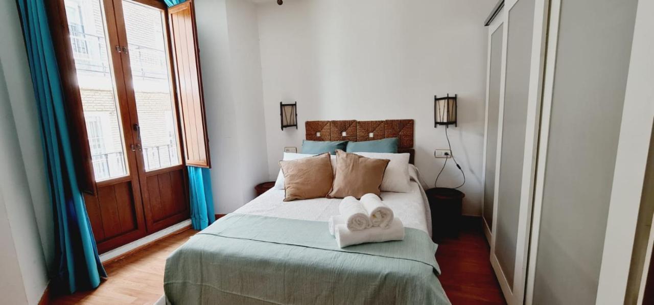 Expoholidays - Centro Con Parking Calle Elvira Apartment
