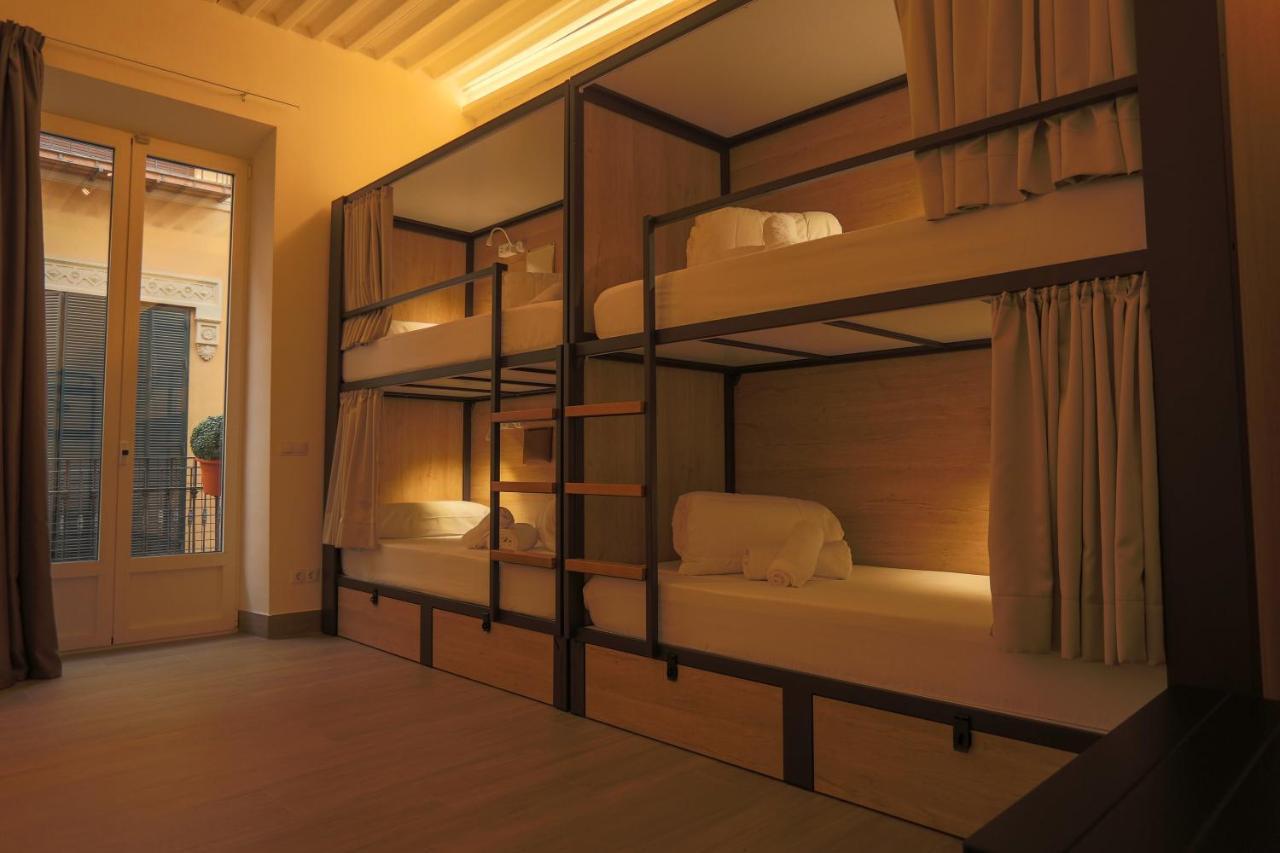 Nuet Hostel