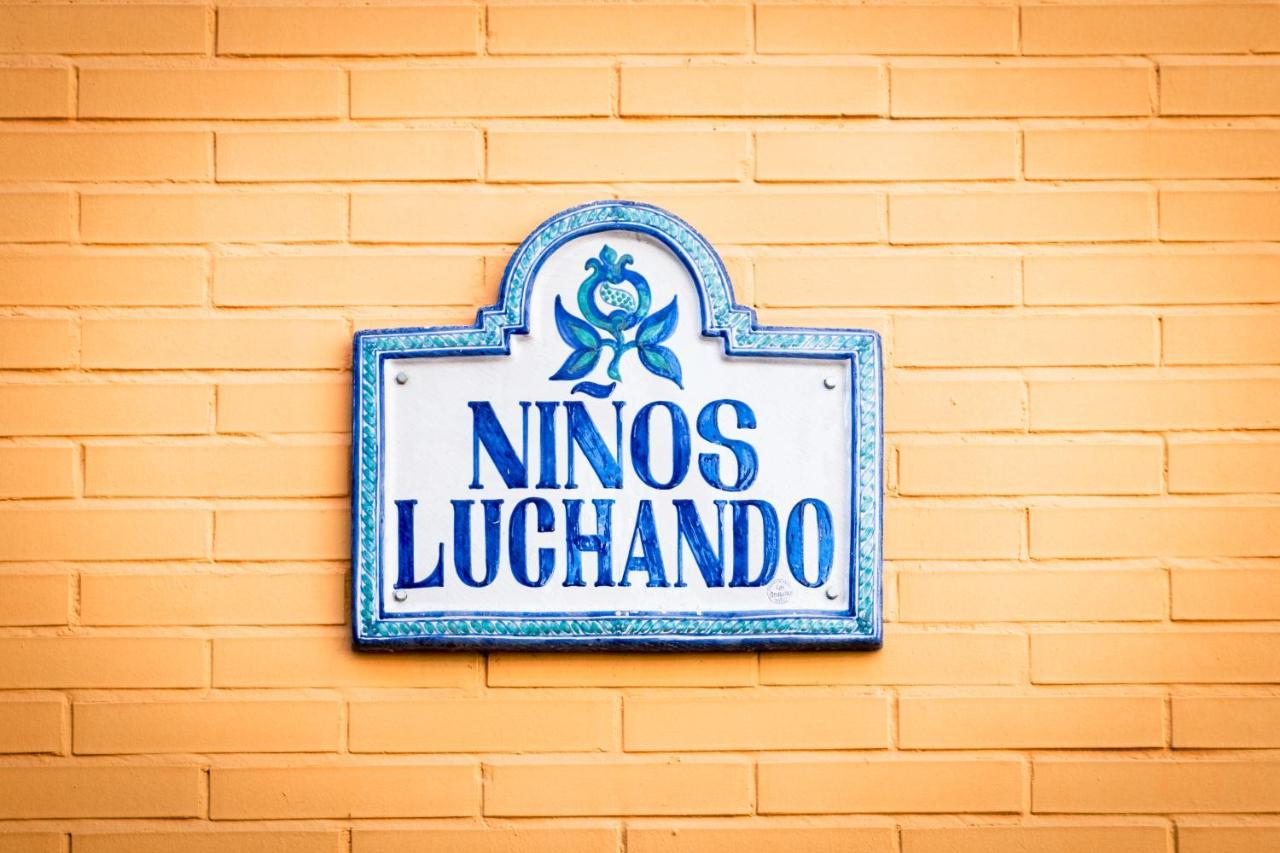 Apartamento Ninos Luchando *