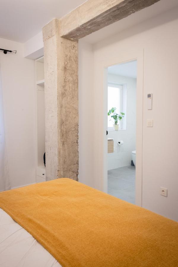Ninos Luchando Apartamento Granada