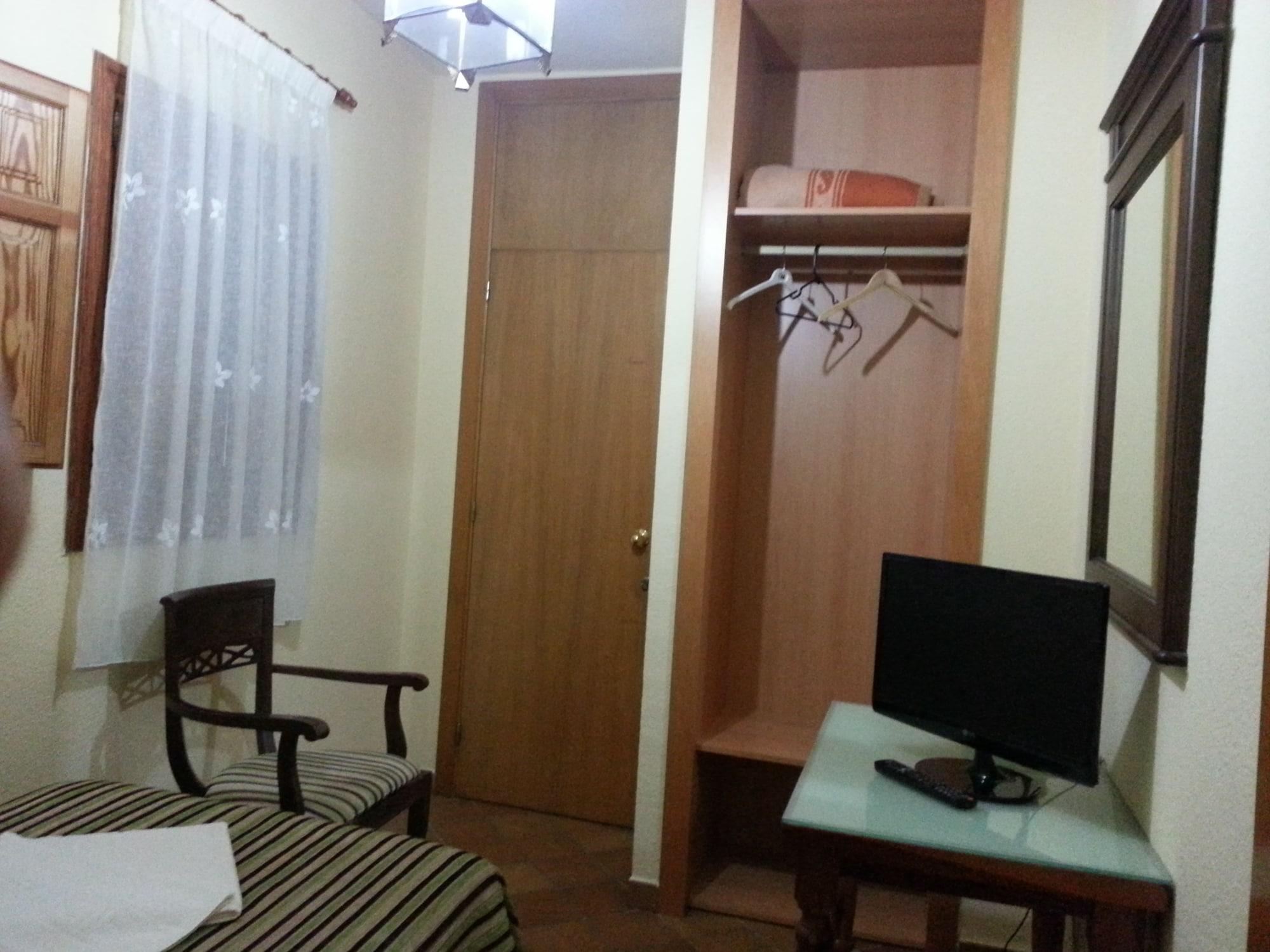Hotel Almona 2*