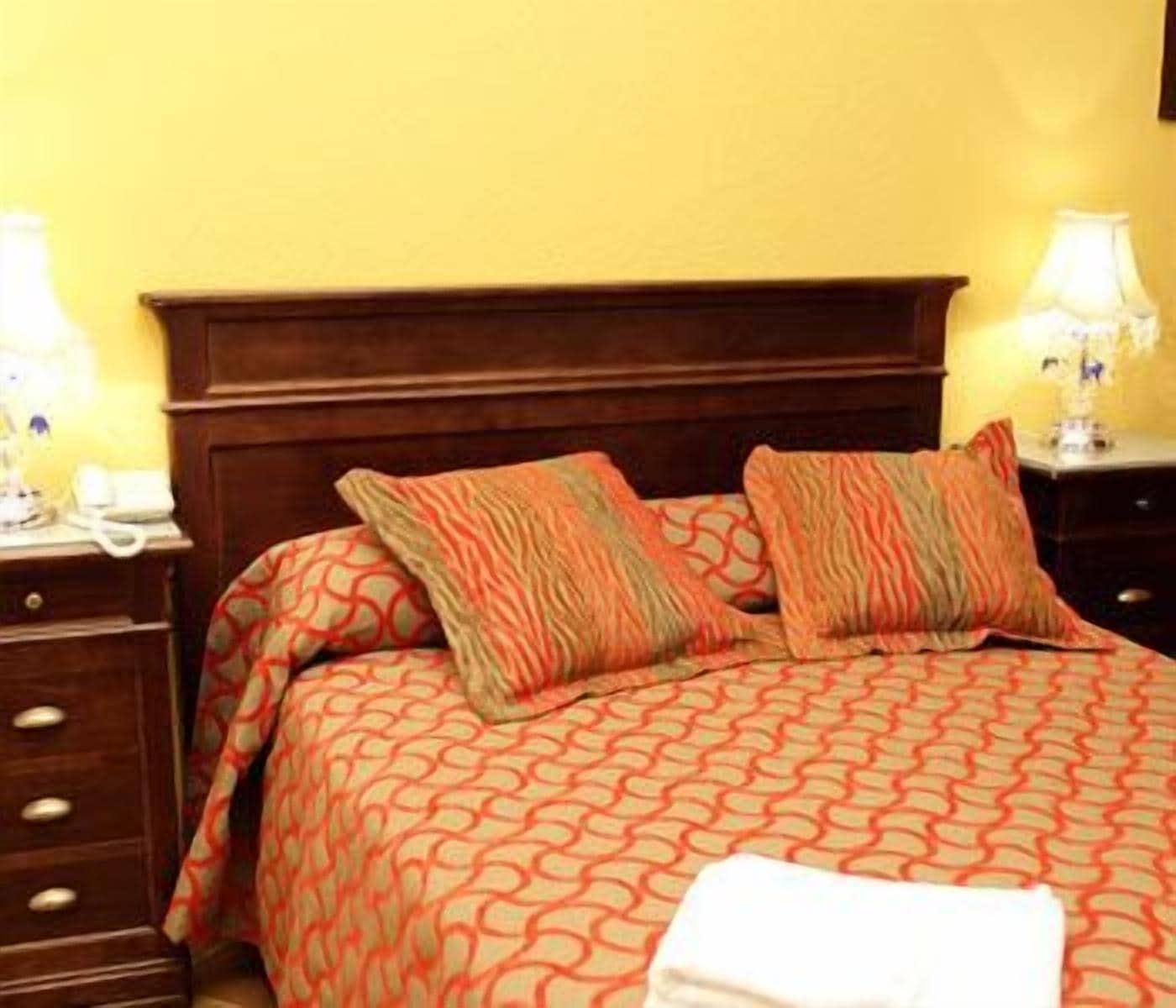 Almona Hotel 2*