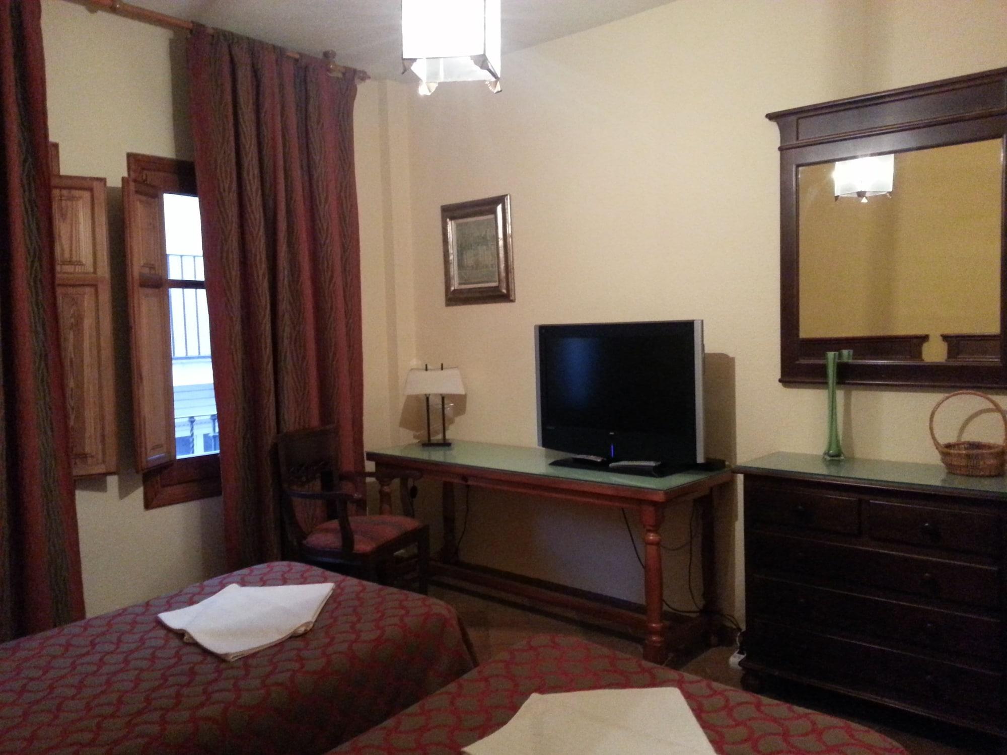 Almona Hotel 2*