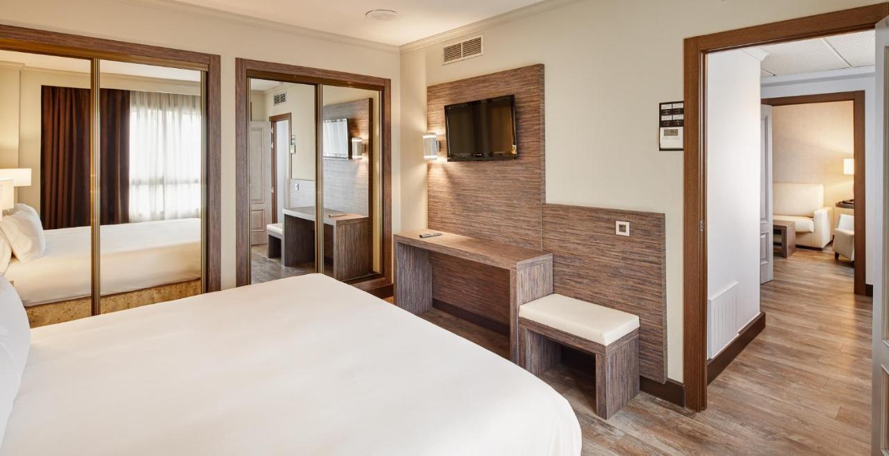 Khách sạn Gran Luna De 4*