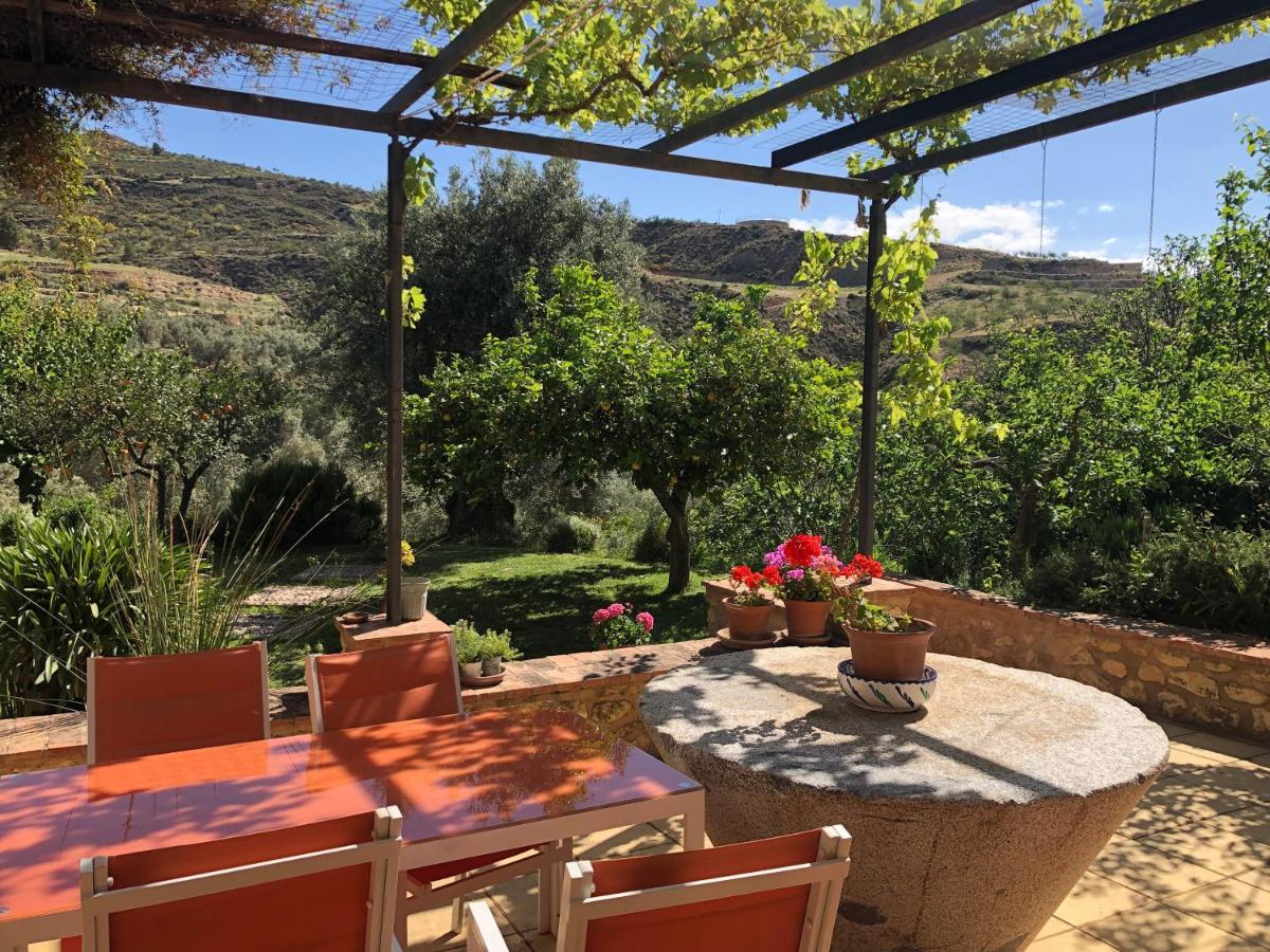 Traditional Farmhouse; Large Pool,gardens & Views. *