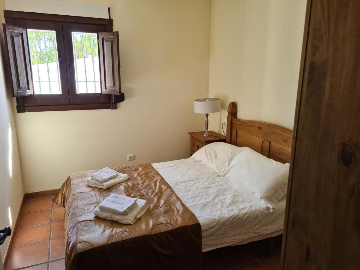 Cortijo Viva La Vida Bed & Breakfast *