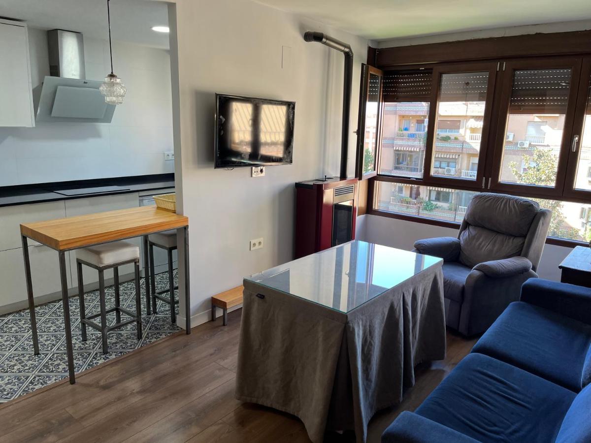 Apartamento Piso Junto Palacio Congresos Y Metro, Centrico Con Piscina