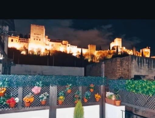 Gasthuis Patrimonio Arabe Vista A La Alhambra Granada