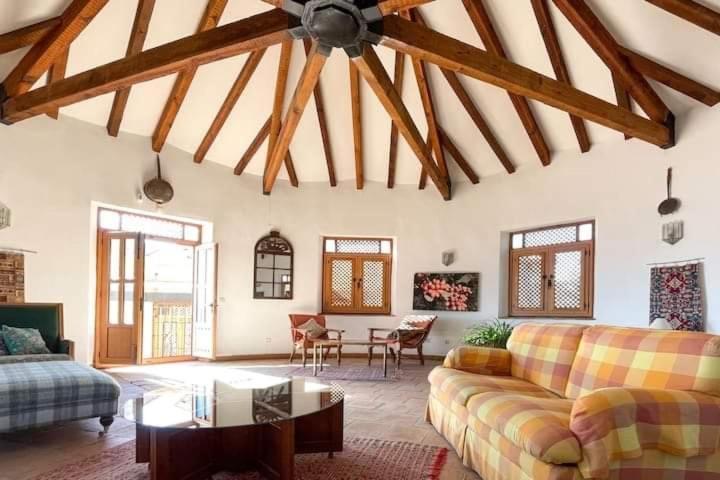 Traditional Farmhouse; Large Pool,gardens & Views. Granada