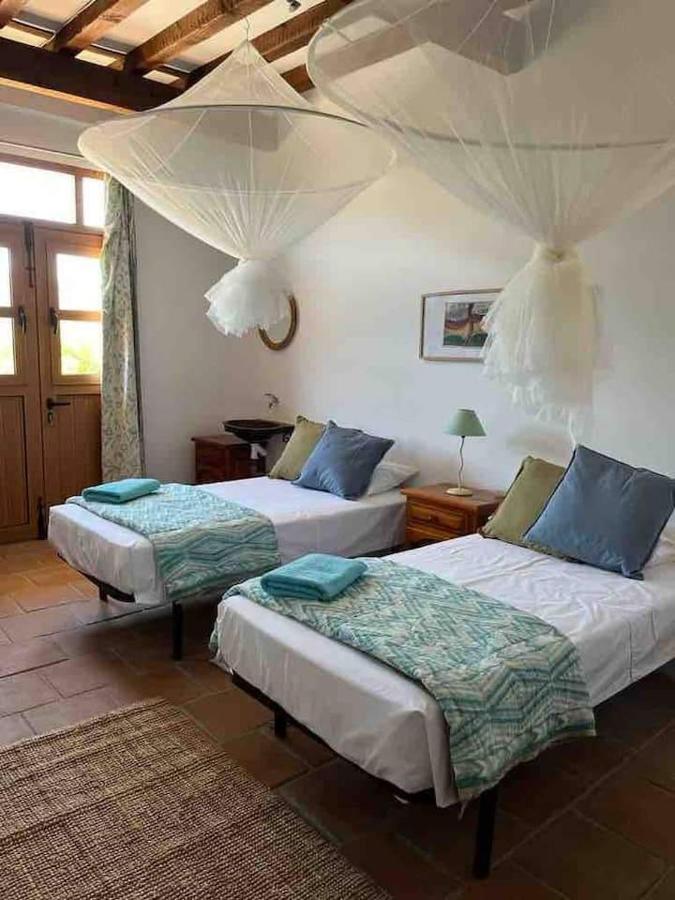 Traditional Farmhouse; Large Pool,gardens & Views. Granada