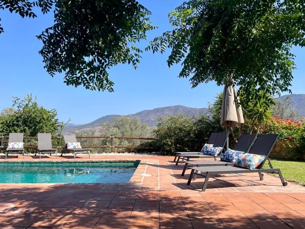 Villa Traditional Farmhouse; Large Pool,gardens & Views.