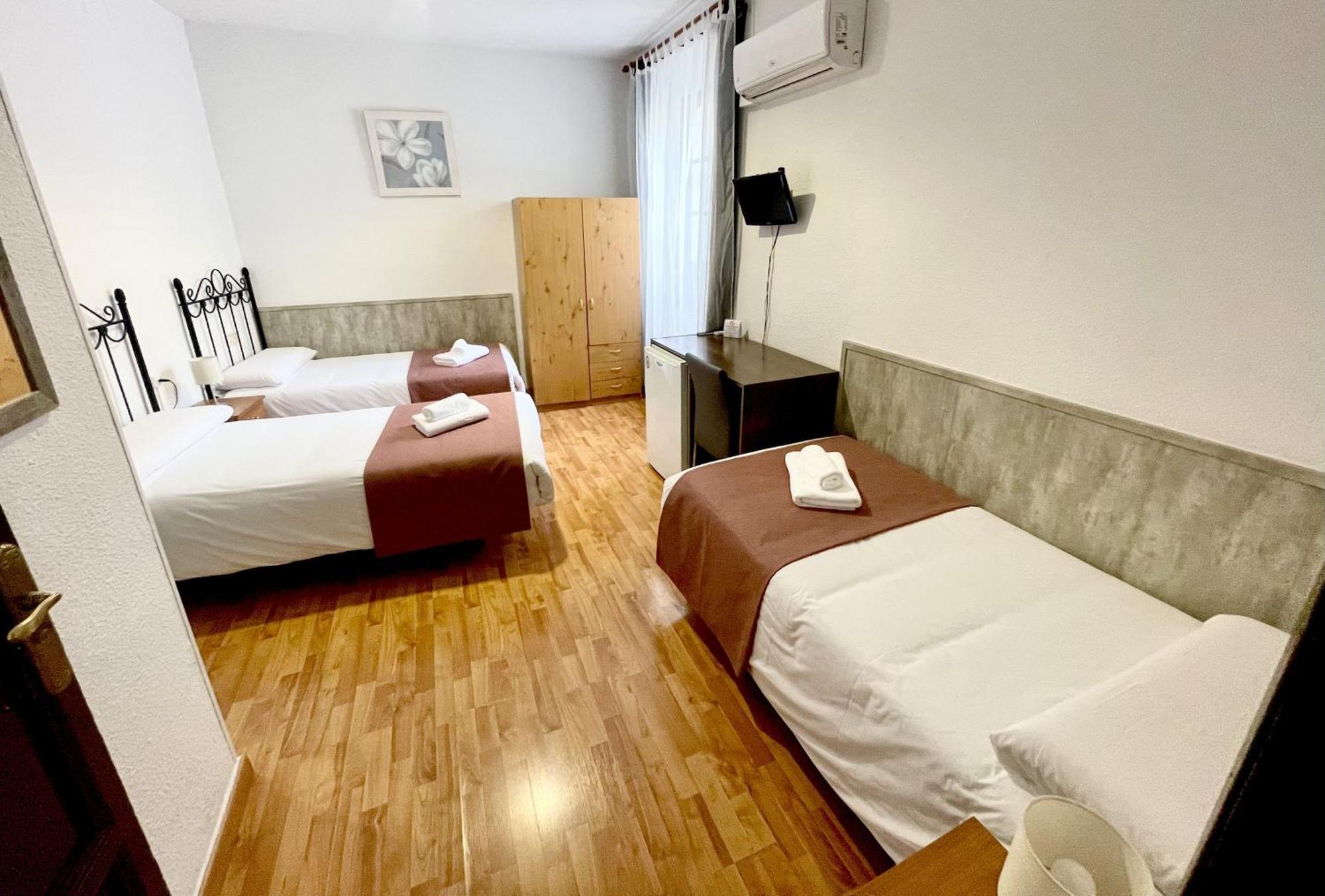 Pensión Arteaga Hostal&baños Arabes Elvira *