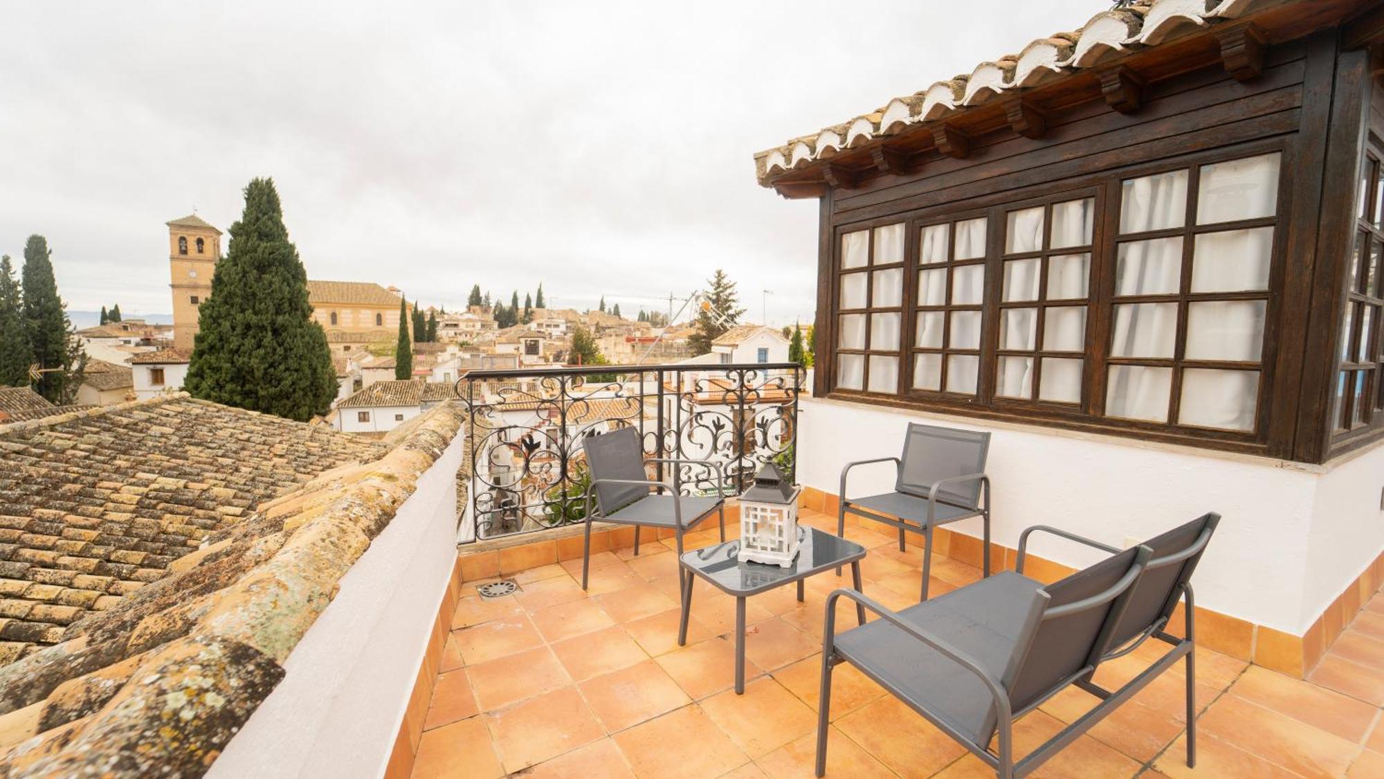 Carmen San Luis Albaicin, Ở trọ Granada