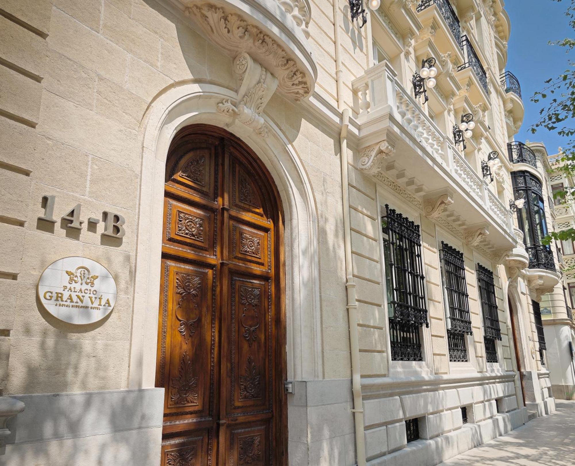 Hotel Palacio Gran Via, A Royal Hideaway
