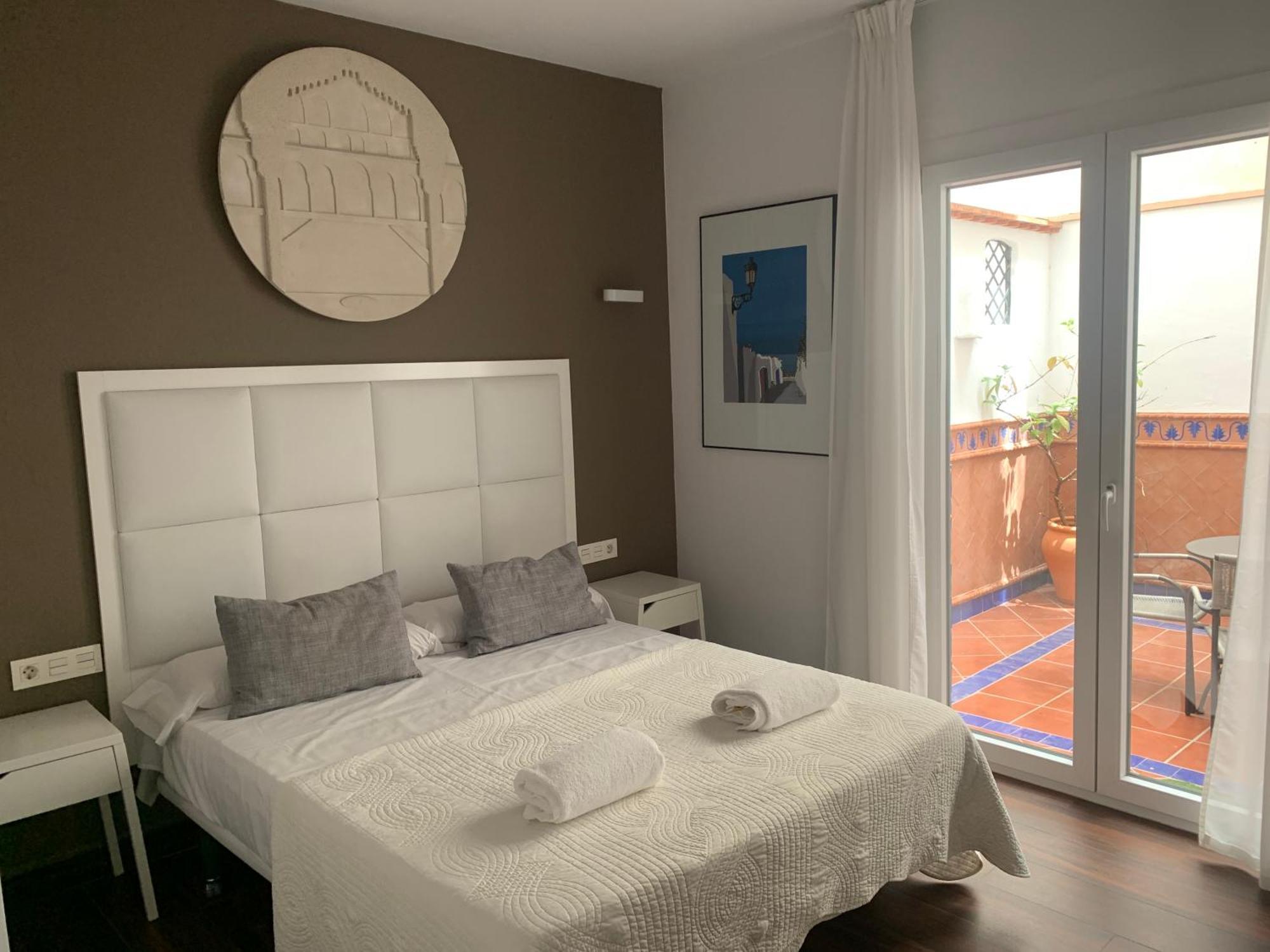 Apartamentos Caballerizas Granada Con Parking Gratuito En Pleno Centro * Granada