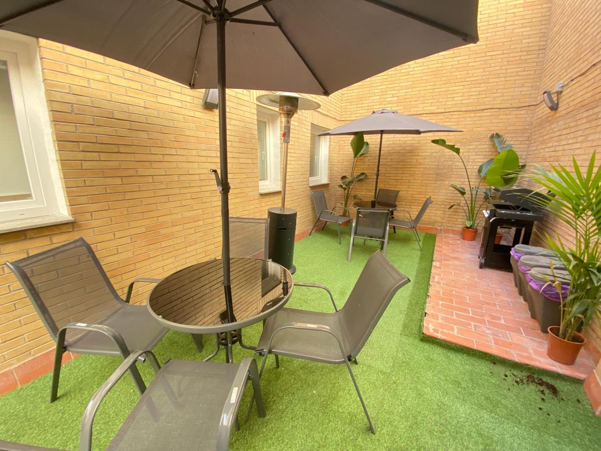Futurotel Space Garden Hostel Granada