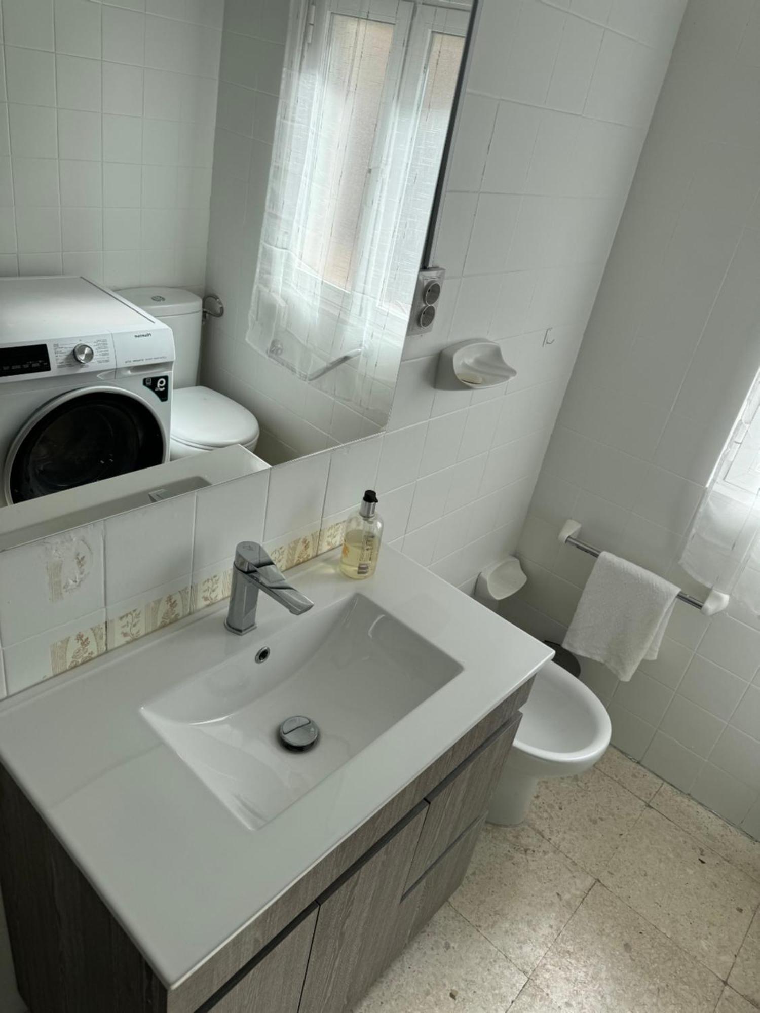 Home4u Apartamento Picasso Cerca De Todo Apartamento