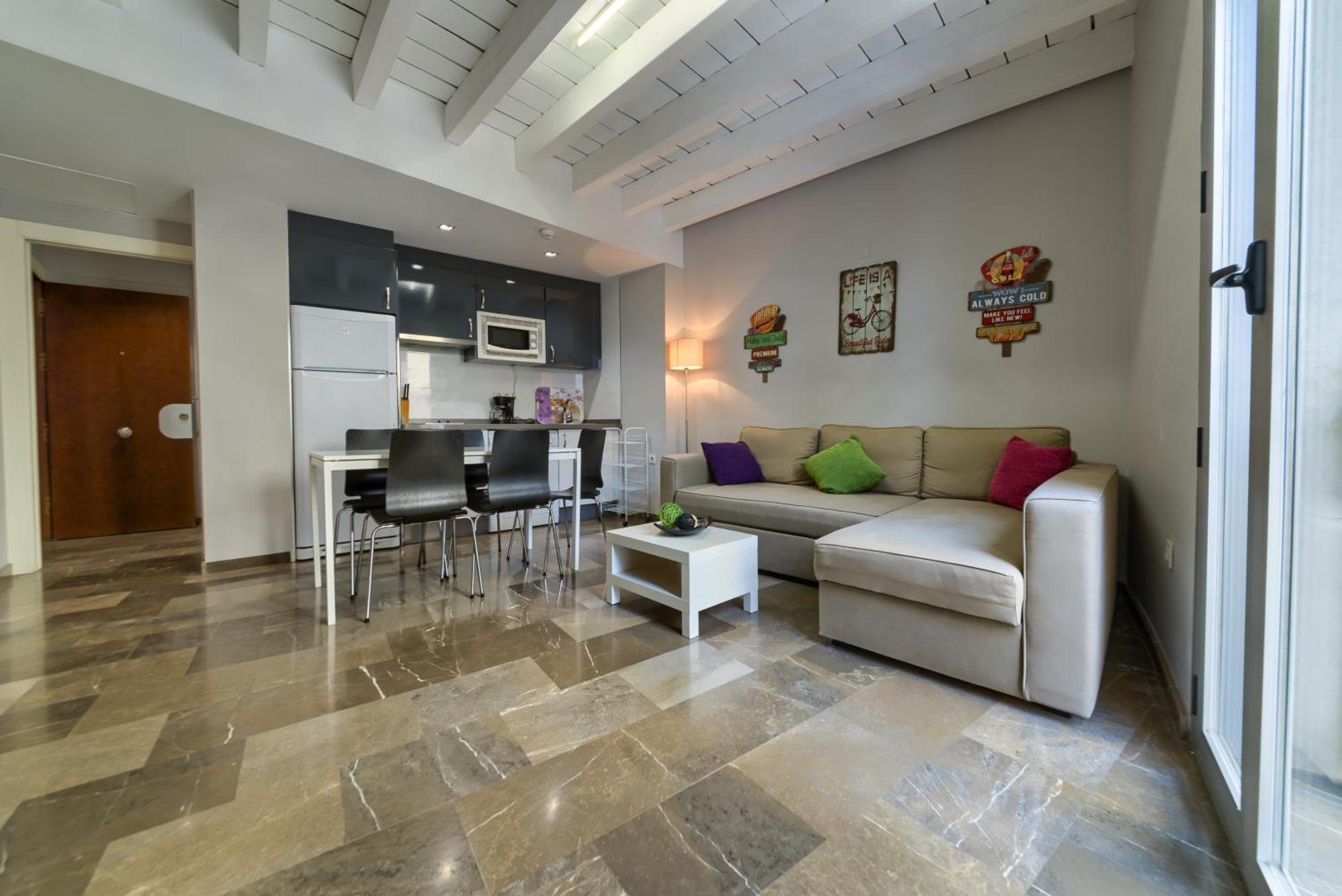 Apartamento En Casco Historico Con Terraza Comunitaria Y Parking Opcional *