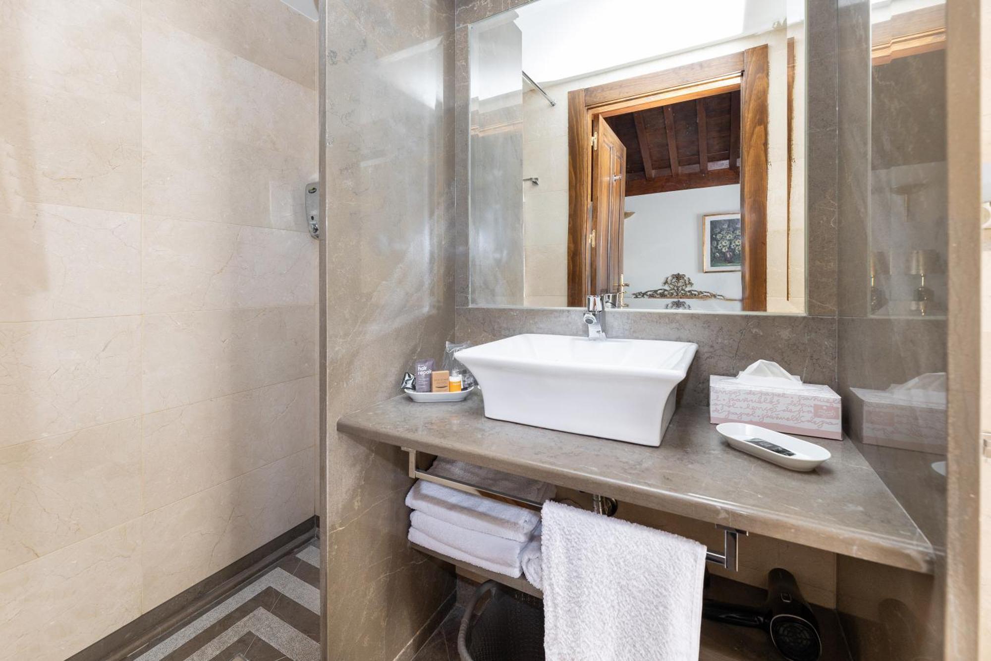 Apartment En Pleno Centro, Aljibe Rodrigo Del Campo 2b *