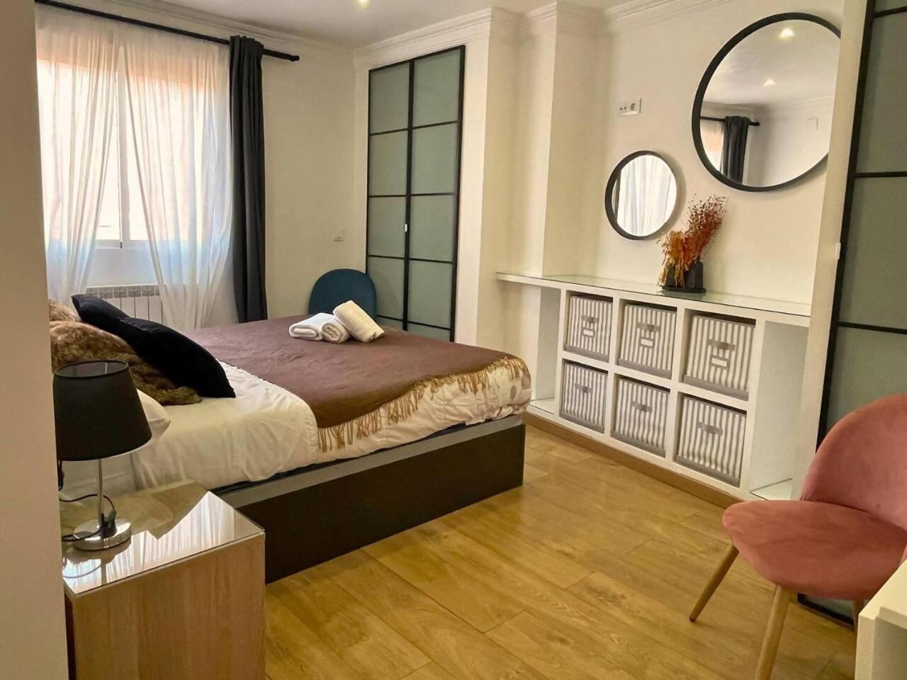 Home4u Mariana Pineda Apartment