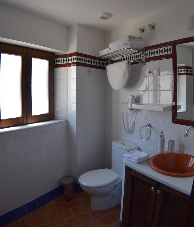 Carmen De Ramilla, Encantadora Con Piscina Soleada Granada