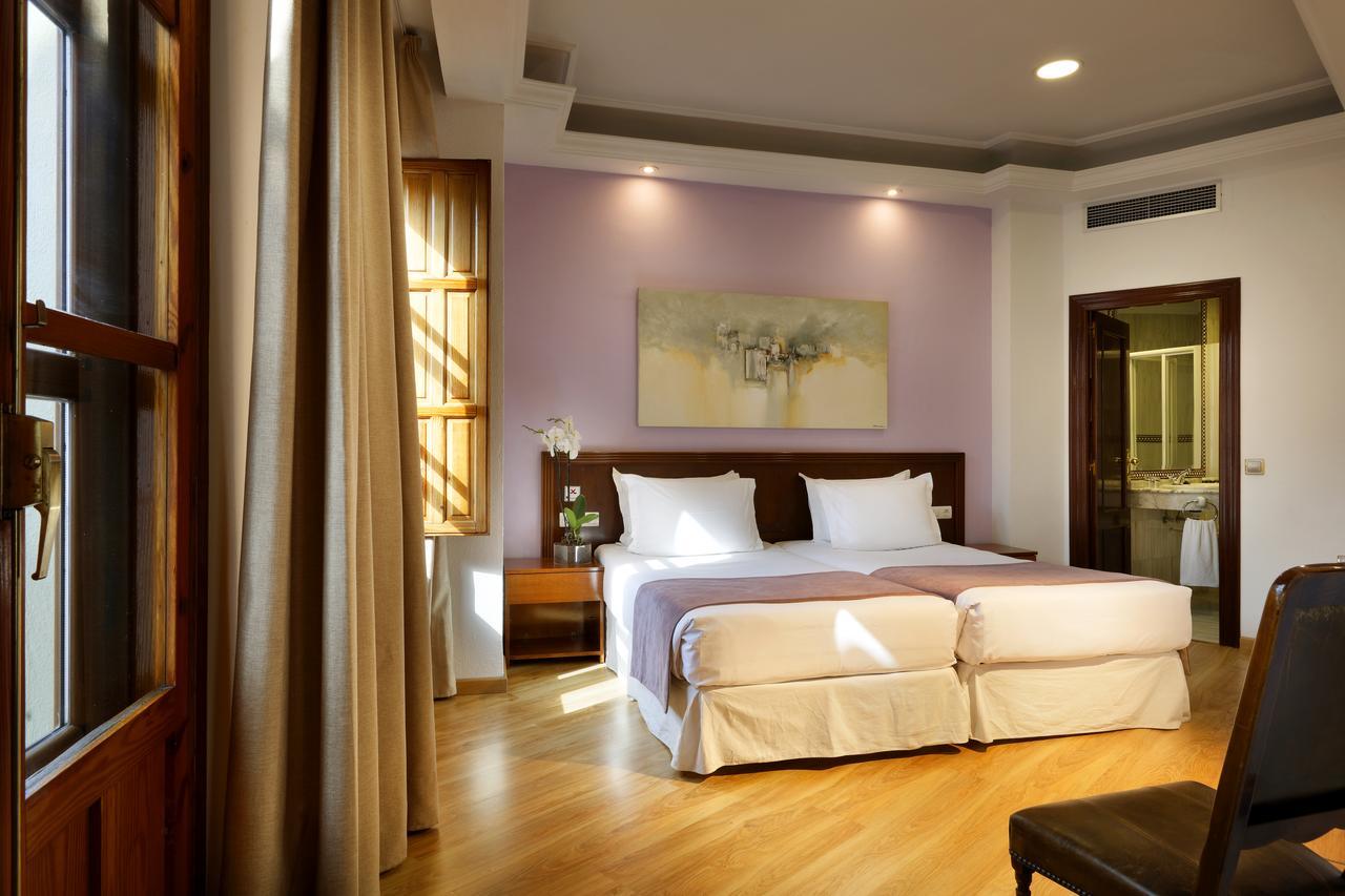 Hotel Exe Triunfo 4*