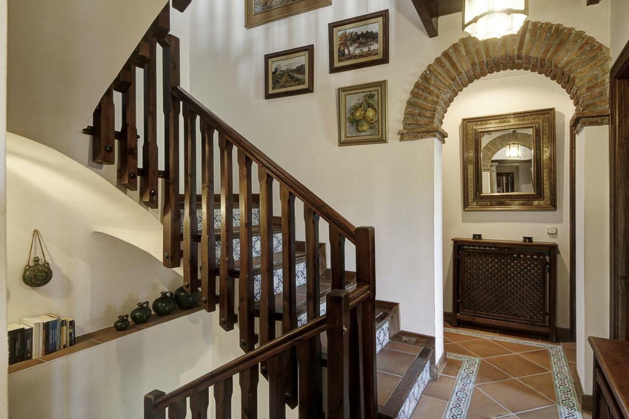 2.5 Million Villa. Magical Sunset. Super Close To Everything. 5br, 4ba, Pool, A/c+heating Apartment *