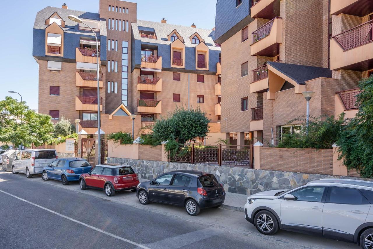 Apartment Urbanizacion De Lujo, Piscina, Padel, Garage Granada