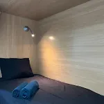 Japanese Style 9 Person Flat, Close To Alhambra