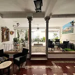 Apartamento Completo En El Casco Historico Con Vista A La Sierra Nevada