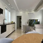 Navas Penthouse 302 By Florentia Homes