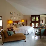 Palacio Del Cobertizo De Santa Ines