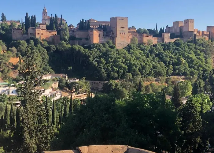 Alhambra En El Sacromonte