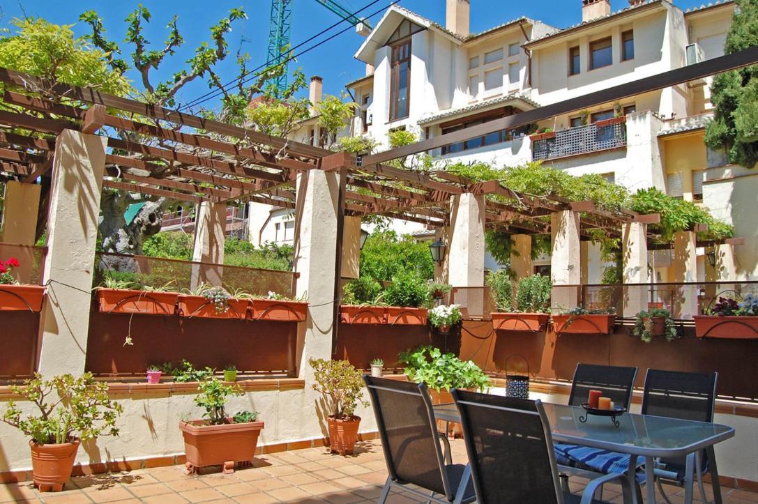 Un Vergel Al Pie De La Alhambra. Enjoy It Now!! Apartment Granada